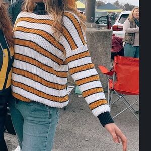 Forever 21 White and Yellow Striped Sweater